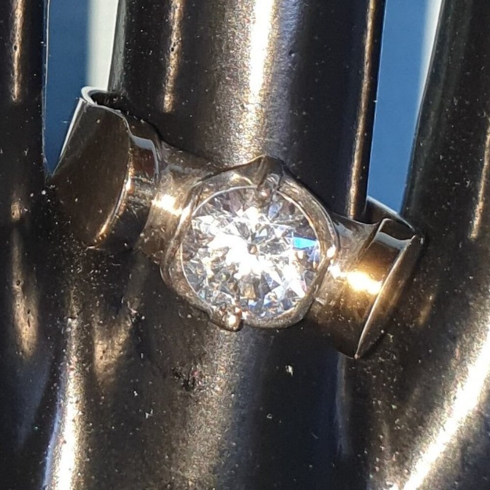 Elegant & Radiant Sparkling Vintage 925 Sterling Silver White Zircon Ring